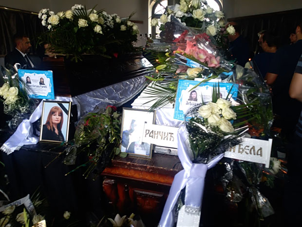 Наше Анђела и Цеца су сада међу анђелима (ФОТО)